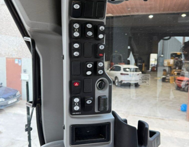 CATERPILLAR  140 AWD ***IMPECCABLE***